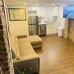 Apartment Vintage Uptown Hidden Gem, Walk To Everything New Renovation! New Orleans