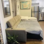 Vintage Uptown Hidden Gem, Walk To Everything New Renovation!