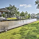 Private Dock With Lift Waterfront New Orleans Home!