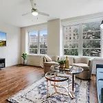 Modern & Fully Furnished In The Heart Of The