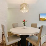 Apartment Modern & Fully Furnished In The Heart Of The New Orleans