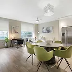 Apartment Modern & Fully Furnished In The Heart Of The