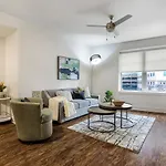 Modern & Fully Furnished In The Heart Of The Apartment *