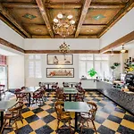 The Pontchartrain Hotel