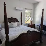 Villas De Frenchmen