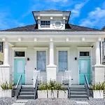 Luxury 4br In Uptown Nola Apartment *
