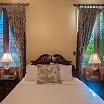 Villas De Frenchmen