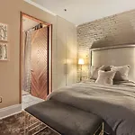 Warehouse District - Sophistication On The Edge Of Decadence