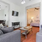 La Belle Luxe 3Qnbed, Walk To Street Car!