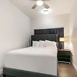 Apartment Breathtaking Near French Quarter