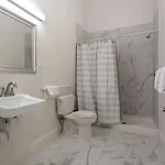 Breathtaking Near French Quarter Apartment