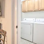 Inviting Uptown Apt: Perfect Location! Apartment