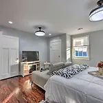 3 Mi To French Quarter: Family In Holiday home