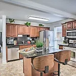 Spacious Nola Home: 10 Mi To French Quarter New Orleans