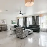 Apartment Breathtaking Near French Quarter