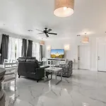 Apartment Breathtaking Near French Quarter *