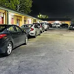 Royal Palms & Rv Park Motel 2*