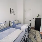 Walk To French Quarter House Of Jazz & Blue Guest house 4*