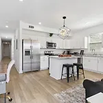 Apartment New Luxury 3br W Jacuzzi *