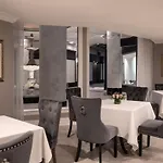 The Ritz-carlton,
