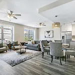Modern & Fully Furnished In The Heart Of The New Orleans