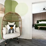 Luxury 2-bedroom Steps Away From The French Quarter *