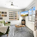 Apartment Luxury 2-bedroom Steps Away From The French Quarter *