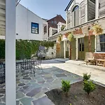 Modern New Orleans Studio On Bourbon Street!