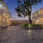 Apartment With 3 Bedrooms Near St. Charles With A Pool New Orleans