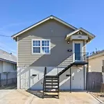 Modern Renovated 3 Bedroom Home With Large Yard