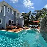 Grandcraftsman Style With Pool And Hot Tub/ Center To Of New Orleans