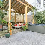 French Quarter Charm: St Philip St Historic Haven 1515