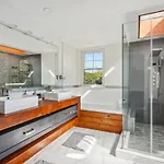 Holiday home Grandcraftsman Style With Pool And Hot Tub/ Center To Of