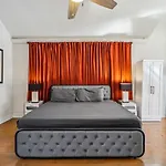 Grandcraftsman Style With Pool And Hot Tub/ Center To Of * New Orleans
