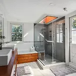 Grandcraftsman Style With Pool And Hot Tub/ Center To Of Holiday home