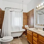 Grandcraftsman Style With Pool And Hot Tub/ Center To Of *