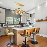 Grandcraftsman Style With Pool And Hot Tub/ Center To Of * New Orleans