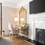 The Ritz-carlton, Hotel