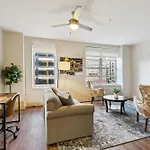 Upscale And Penthouses Close To Canal And Bourbon St New Orleans