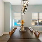 Amazing 4Bed Condo Steps From French Quarter