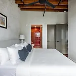 Ironworks Building - 2 Bedroom 2 Bath, 4 Bedroom 4 Bath New Orleans
