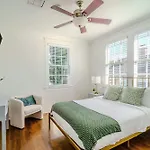 Serene 4 Bedroom Home Near French Quarter With Wi-Fi And Parking