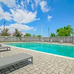 Country & By Radisson, I-10 East, La 3* New Orleans