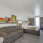 Country & By Radisson, I-10 East, La