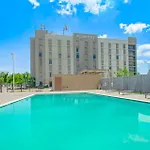 Hotel Country & By Radisson, I-10 East, La