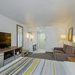 Country & By Radisson, I-10 East, La 3* New Orleans