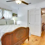 Holiday home 'cadillac Cottage' - 3 Mi To French Quarter! *
