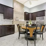 Modern 4br Living In Downtown Nola Apartment *