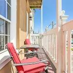 Modern 4br Living In Downtown Nola Apartment
