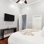 Amazing 3bedroom Townhome, In Historic Dryade *